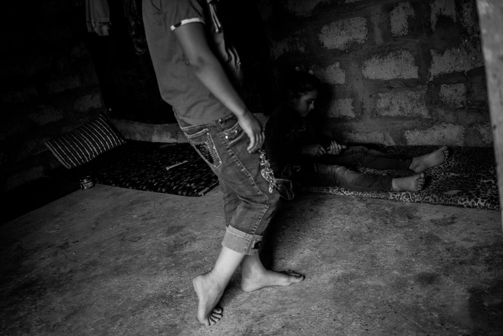  تصوير الكساندر افونسو - نازحون ايزديون لا يملكون شيئا لكنهم يهبون كل شيء 